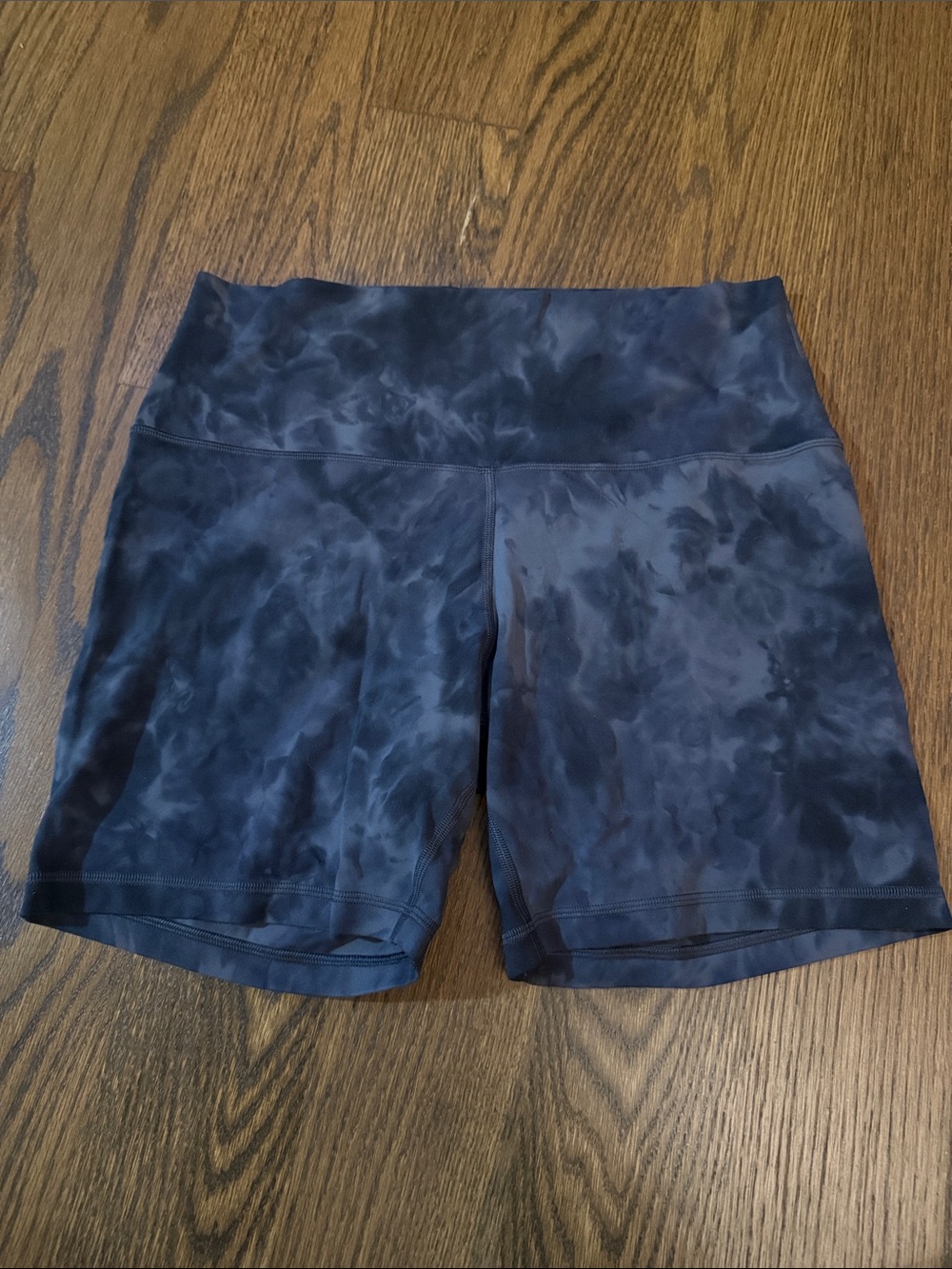 lululemon athletica align Women's Black Grey Tie-Dye Bike Shorts